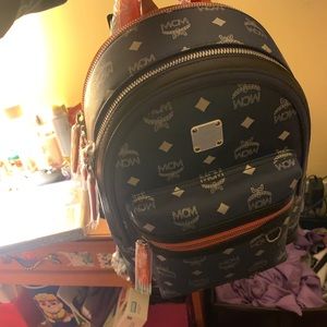 Meet your Posher, Gary